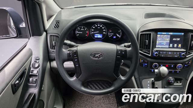 Hyundai Starex 2019 — photo 13