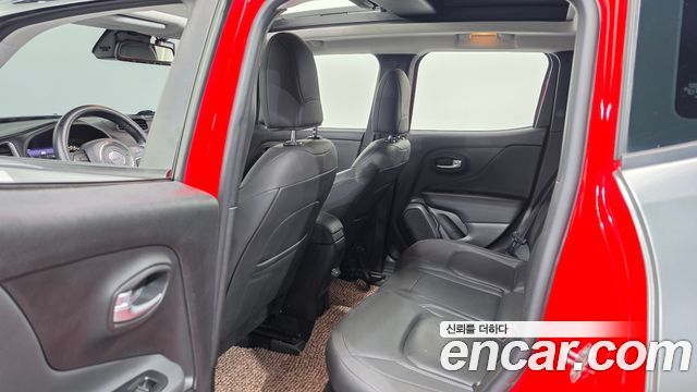 Jeep Renegade 2020 — photo 11