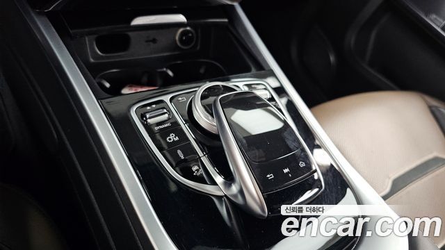 Mercedes-Benz G-Class 2020 — photo 29