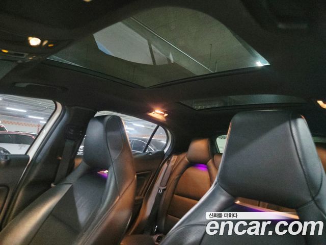 Mercedes-Benz GLA-Class 2018 — photo 12