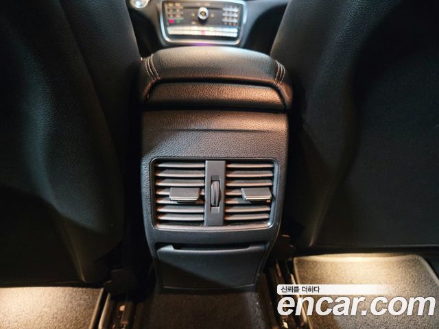 Mercedes-Benz GLA-Class 2018 — photo 18