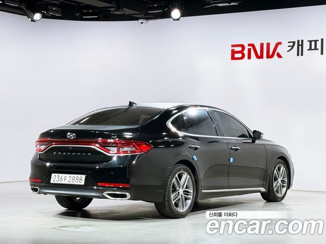 Hyundai Grandeur 2017 — photo 2