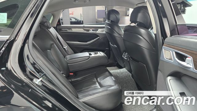 Genesis G80 2017 — photo 17