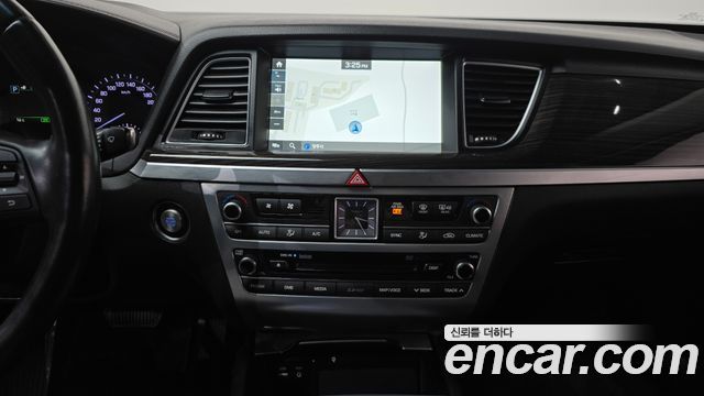Genesis G80 2017 — photo 19