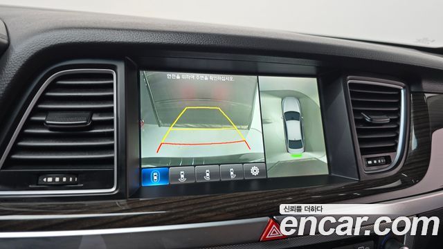 Genesis G80 2017 — photo 20