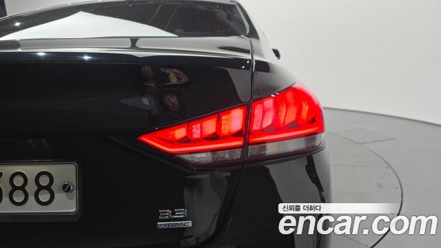 Genesis G80 2017 — photo 9