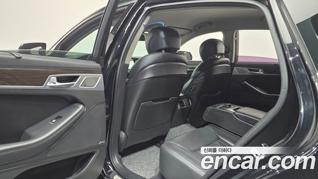 Genesis G80 2017 — photo 27