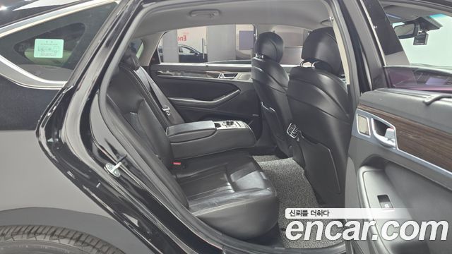 Genesis G80 2017 — photo 29