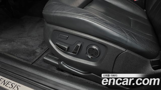 Genesis G80 2017 — photo 32