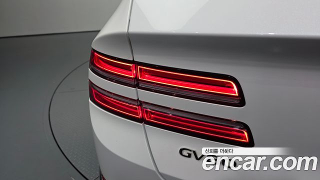 Genesis GV80 2022 — photo 9