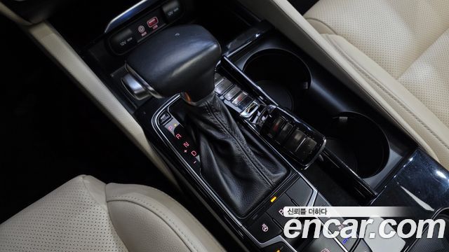 Kia K7 2016 — photo 9