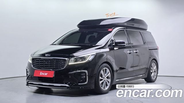 Kia Canival 2020 — photo 1