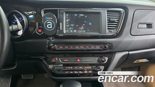 Kia Canival 2020 — photo 19