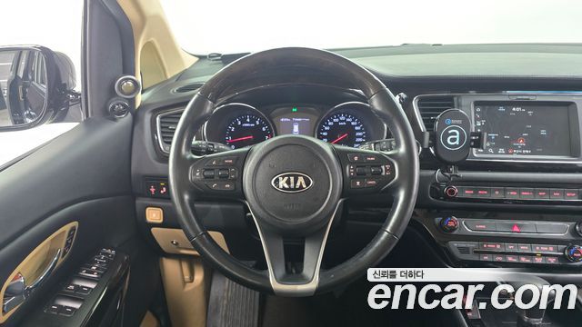 Kia Canival 2020 — photo 20