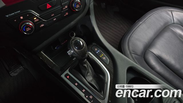 Kia K5 2011 — photo 9