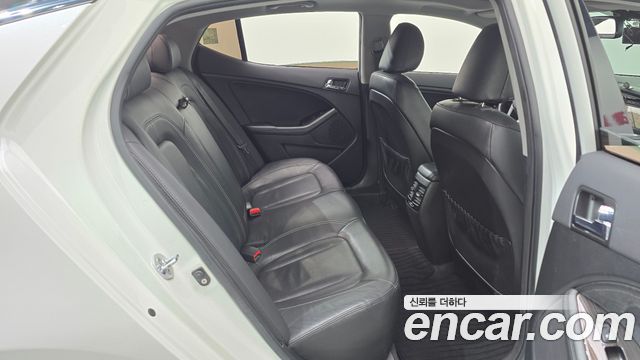 Kia K5 2011 — photo 11