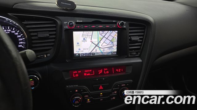 Kia K5 2011 — photo 12