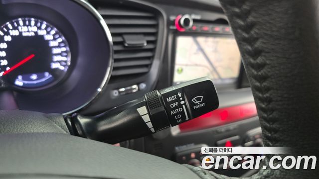 Kia K5 2011 — photo 19