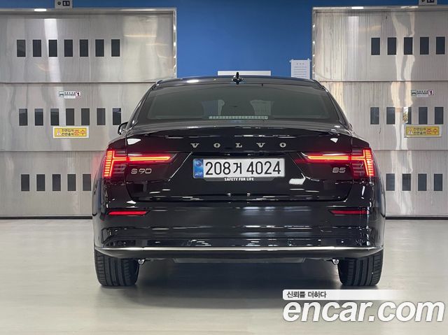 Volvo S90 2026 — photo 4