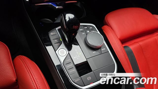 BMW 1-Series 2023 — photo 12