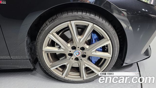 BMW 1-Series 2023 — photo 7
