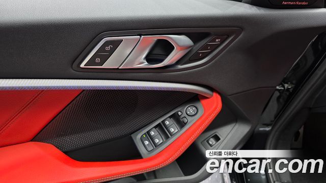 BMW 1-Series 2023 — photo 29