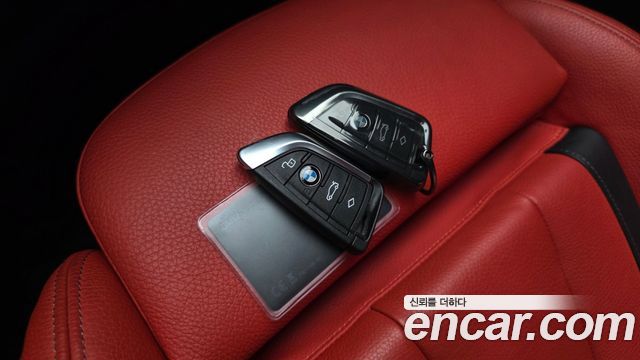 BMW 1-Series 2023 — photo 31