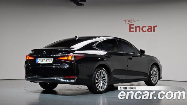 Lexus ES 2024 — photo 2