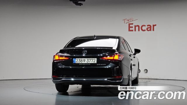 Lexus ES 2024 — photo 4