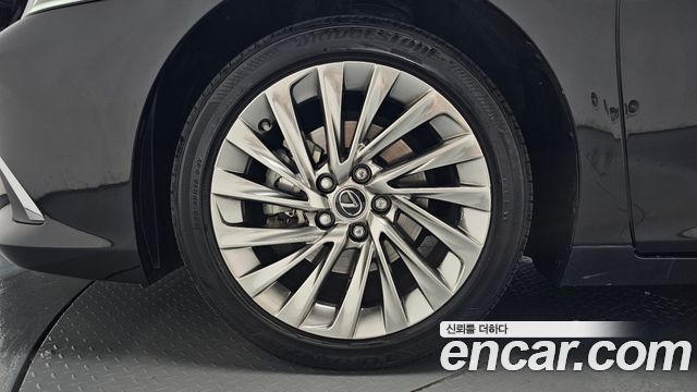 Lexus ES 2024 — photo 5