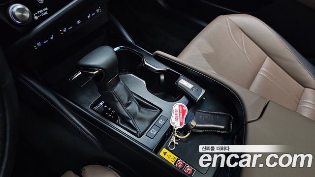 Lexus ES 2024 — photo 12