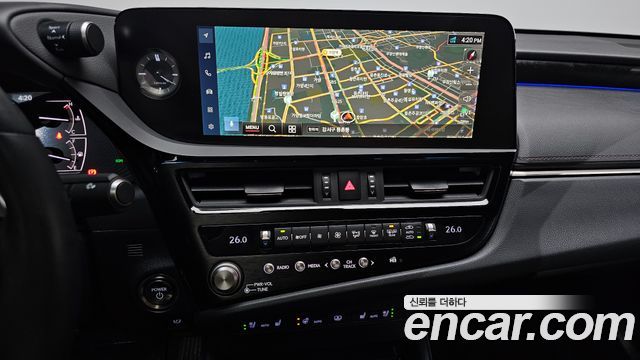 Lexus ES 2024 — photo 20