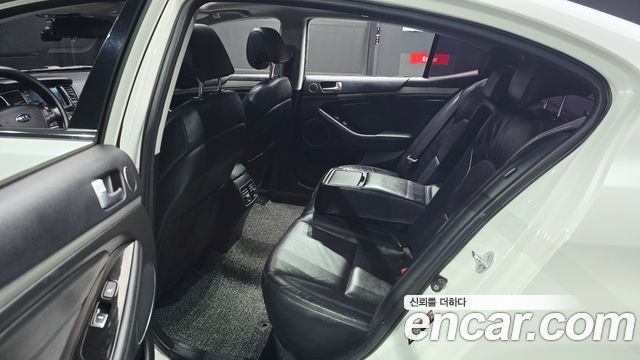 Kia K7 2016 — photo 11