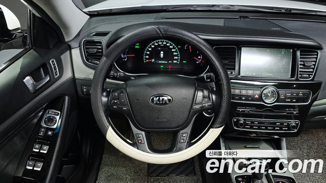 Kia K7 2016 — photo 13