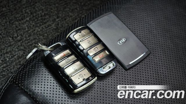 Kia K7 2016 — photo 17
