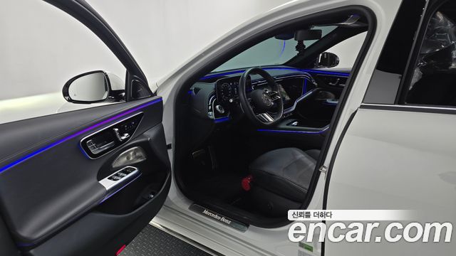 Mercedes-Benz E-Class 2025 — photo 13