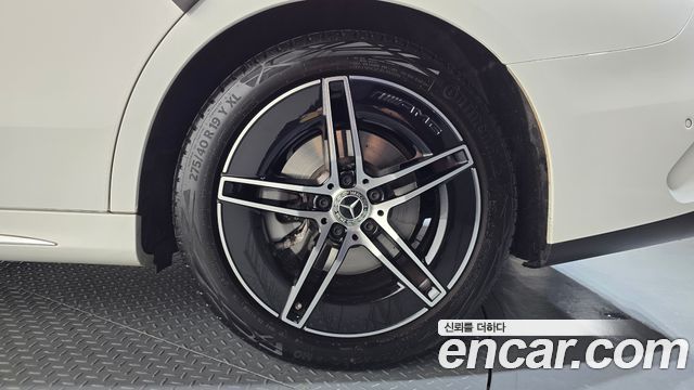 Mercedes-Benz E-Class 2025 — photo 7