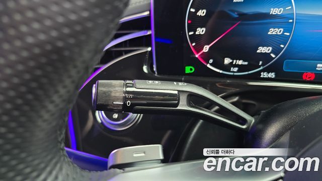 Mercedes-Benz E-Class 2025 — photo 30