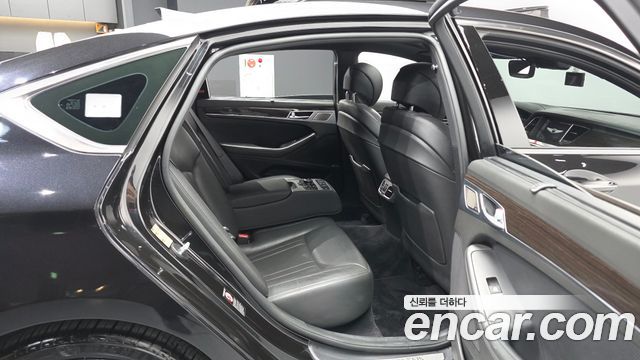 Genesis G80 2019 — photo 18