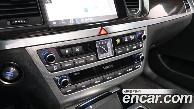 Genesis G80 2019 — photo 22