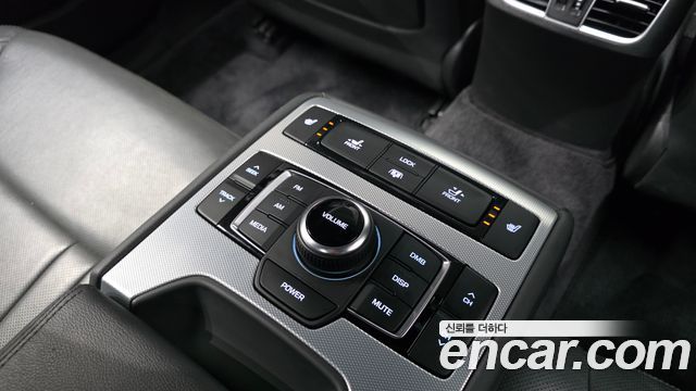 Genesis G80 2019 — photo 25