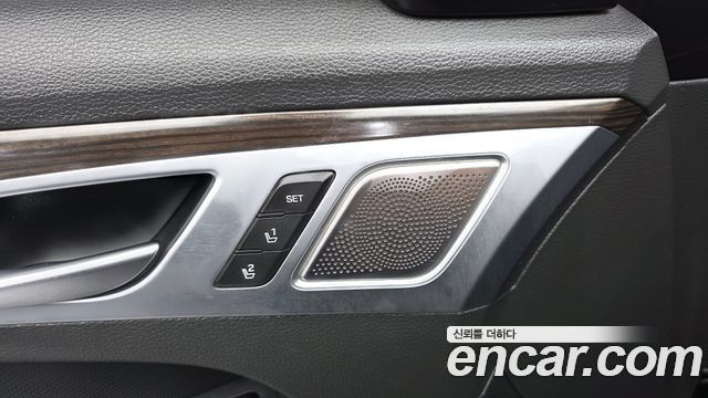 Genesis G80 2019 — photo 30
