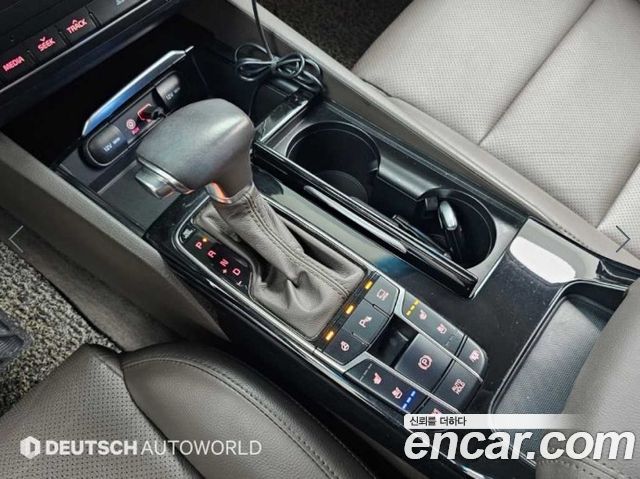 Kia K7 2016 — photo 9