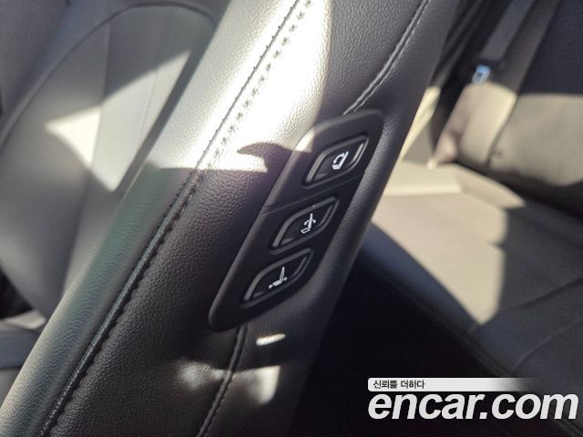 Hyundai Kona 2023 — photo 12