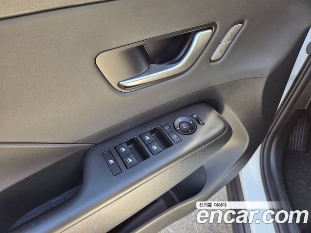 Hyundai Kona 2023 — photo 13