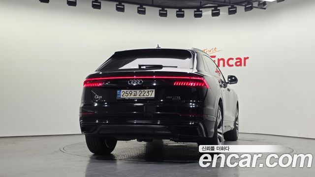 Audi Q8 2023 — photo 4