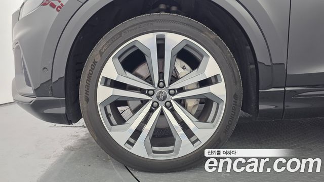 Audi Q8 2023 — photo 5