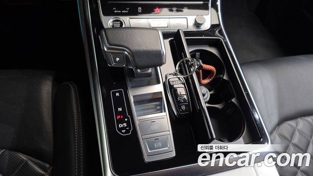 Audi Q8 2023 — photo 9