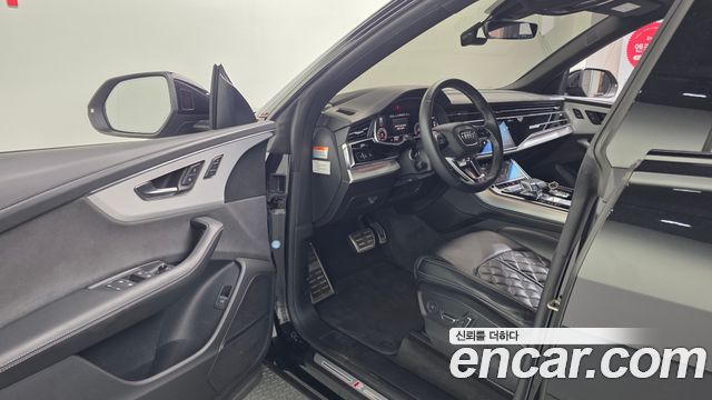 Audi Q8 2023 — photo 10