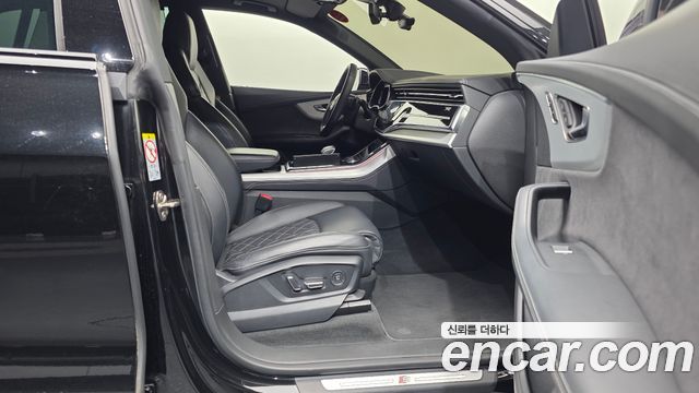 Audi Q8 2023 — photo 11